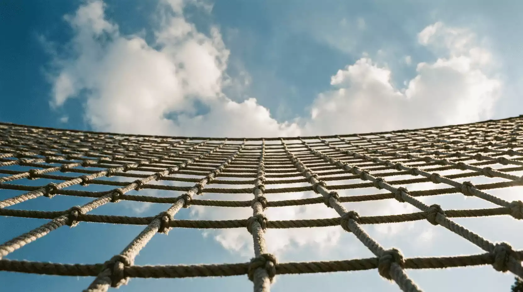 Red de seguridad simbolizando la protección del bono de reembolso